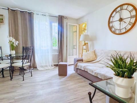 Bel appartement T3 avec parking Apartment in Avignon