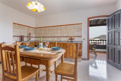 Property building, Kitchen or kitchenette, Living room