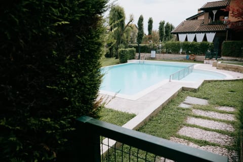 Spring, Day, Garden, Garden view, Pool view, Swimming pool, sunbed