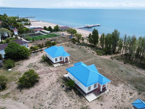 Property building, Bird's eye view, Beach, Lake view