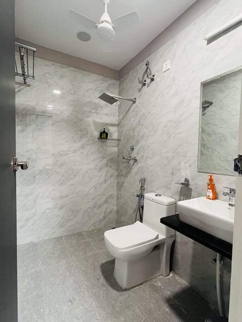 Shower, Toilet, bidet