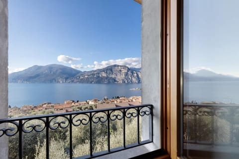 Intera casa Lago di Garda House in Brenzone sul Garda