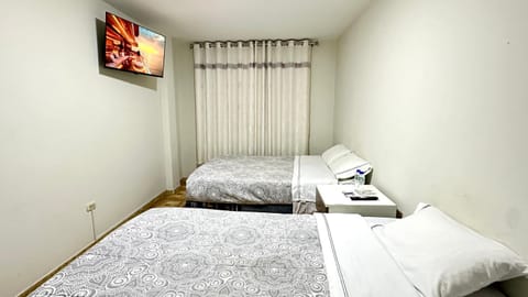 Bed, TV and multimedia, Photo of the whole room, Bedroom, internet, internet, internet