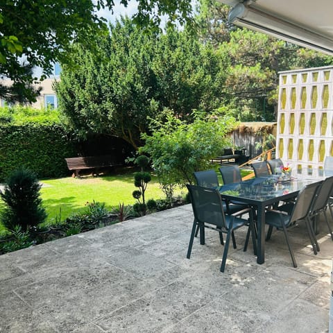 Garden, Dining area