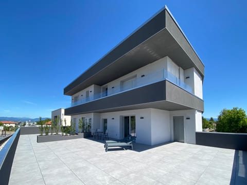 Property building, Balcony/Terrace