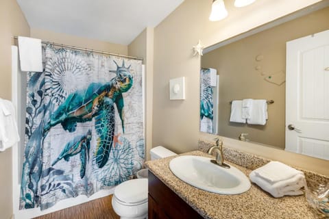 Captain's Quarters - Coral Reef Cabin Cabin in Depoe Bay