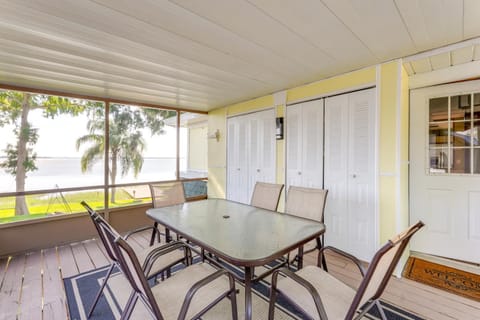 Dora Canal Views and Shared Dock Apt in Tavares! Apartment in Tavares