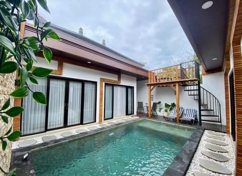 Day, Pool view, Swimming pool, sunbed