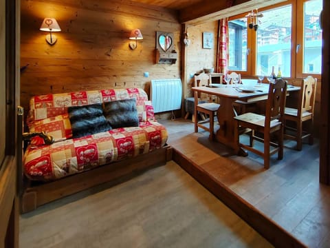 Appartement cosy 4 pers, rénové style montagne, ski aux pieds - FR-1-545-53 Apartment in Val Thorens