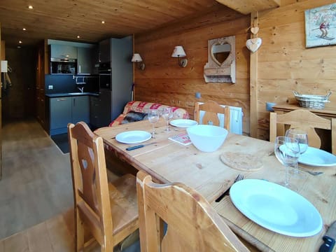 Appartement cosy 4 pers, rénové style montagne, ski aux pieds - FR-1-545-53 Apartment in Val Thorens