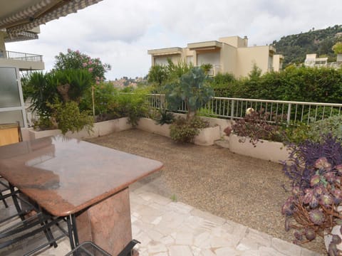 Spacieux 3P avec terrasse et piscine à Menton - FR-1-196-386 Apartment in Menton