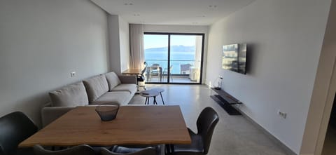 TV and multimedia, Living room, Seating area, Sea view