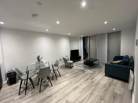 Luxe Penthouse 2 bed Deansgate Apartment in Salford