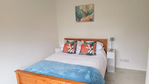 Welcome to No 2 - Modern Comfortable Homestay Vacation rental in Reading