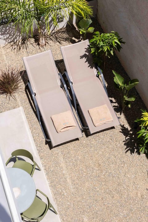 Patio, Day, Garden, Balcony/Terrace, Garden view, sunbed