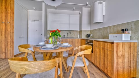 Rezydencja Niechorze D204 Eco Boho z 2 sypialniami z Basenem, Sauną, Jacuzzi, przy samej PLAŻY - 5D Apartments Apartment in West Pomeranian Voivodeship, Poland