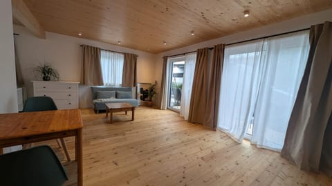 Living room, Photo of the whole room, Seating area
