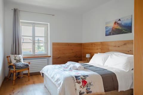 Bed, Living room, Photo of the whole room, Bedroom