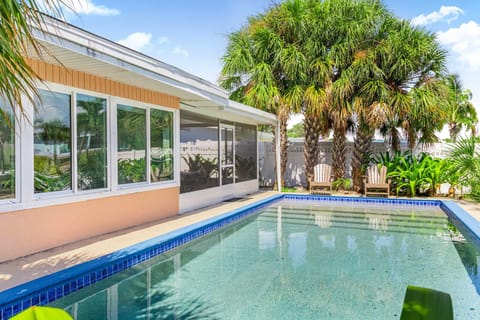 Swimming pool, Swimming pool