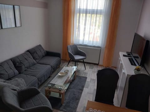 Communal lounge/ TV room, TV and multimedia