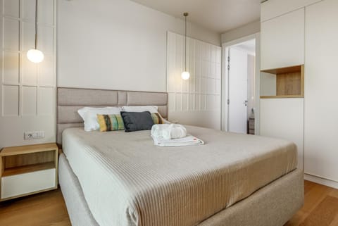 Bed, Photo of the whole room, Bedroom, towels, wardrobe
