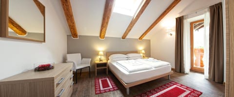 Other, Photo of the whole room