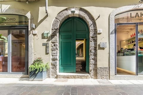 Duomo 3 Floors Penthouse House in Como