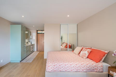 Modern Seaside Escape with Parking Eze bord de Mer Apartment in Eze