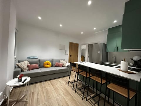 Living room, Seating area, Dining area, oven, stove