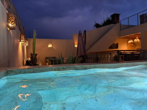 Swimming pool