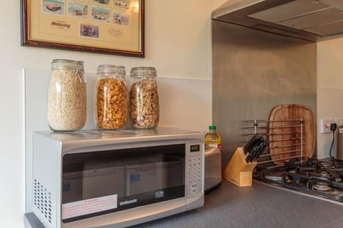 Free Parking - City Centre - 3 Bedrooms - 5 Guests Apartment in Edinburgh