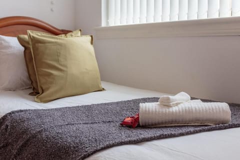 Free Parking - City Centre - 3 Bedrooms - 5 Guests Apartment in Edinburgh