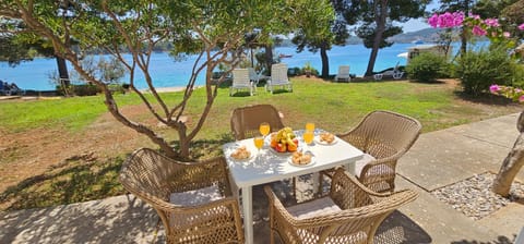 Garden, Seating area, Sea view