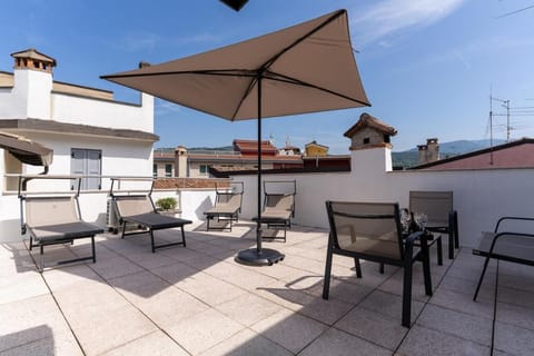 Appartamenti del Borgo a 2 passi dal lago, quite Apartment in Garda