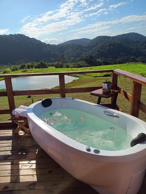 Hot Tub, Lake view