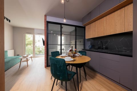 TV and multimedia, Kitchen or kitchenette, Living room, Dining area