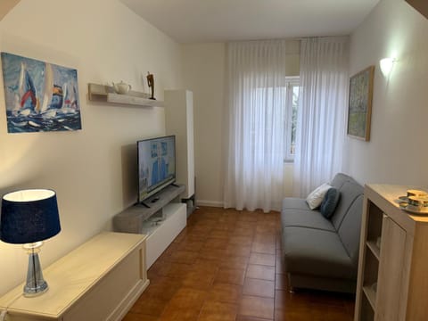 Communal lounge/ TV room, TV and multimedia, Living room, Evening entertainment