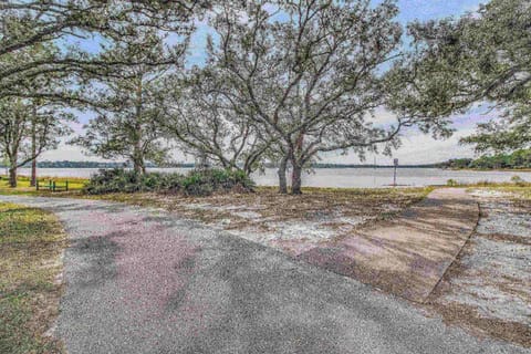 214 Payne Rd House in Navy Point