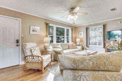 214 Payne Rd House in Navy Point