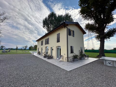 Villa Iris Apartment in Modena