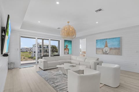 673 White Sands Retreat- Bay Views, Pool, Elevator home House in Estero Island