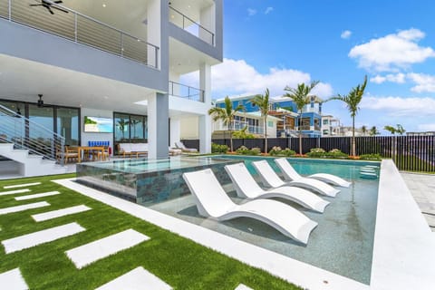 793 Shoreline Estate- 6BD 6BR, Luxurious Pool Home on The Water! home House in San Carlos Island