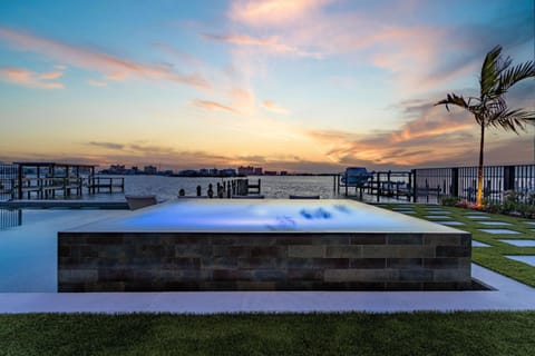 793 Shoreline Estate- 6BD 6BR, Luxurious Pool Home on The Water! home House in San Carlos Island