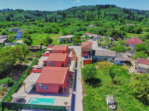 Property building, Day, Neighbourhood, Bird's eye view, Mountain view, Swimming pool, Location