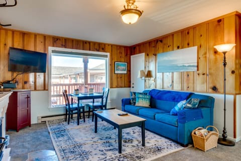 Joe's Oceanview Getaway House in Rockaway Beach