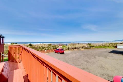 Joe's Oceanview Getaway House in Rockaway Beach