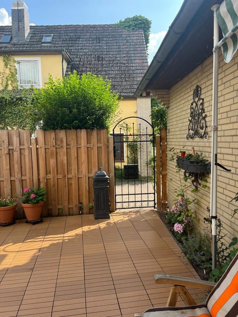 Balcony/Terrace, Garden view