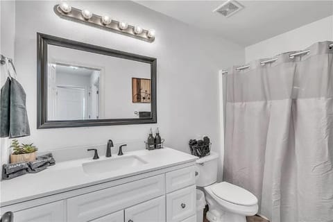 Coler Comforts Vacation rental in Bentonville