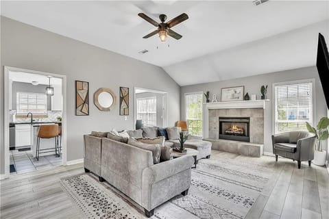 Communal lounge/ TV room