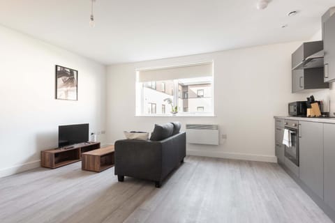 Smart 1 Bedroom Apartment in Bradford with Parking Apartment in Bradford